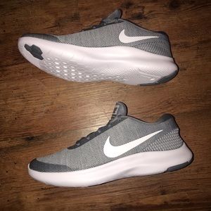 Brand New Nike Flex Experience RN7 men’s size 9